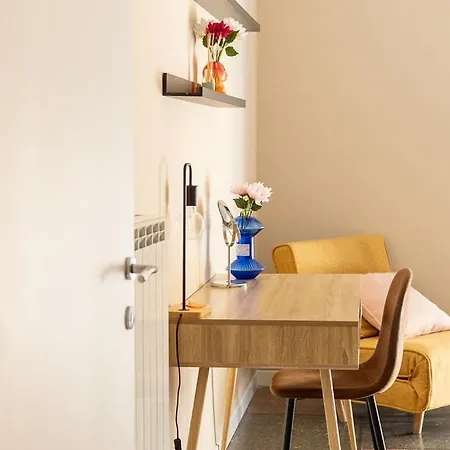 Modern 2br W-balcony E Ac Near Vaticanmuseums