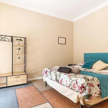 Modern 2br W-balcony E Ac Near Vaticanmuseums Rom